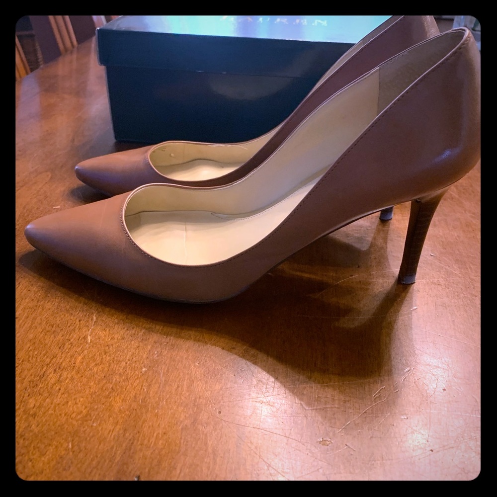 ***SOLD***Ralph Lauren Vella Heels